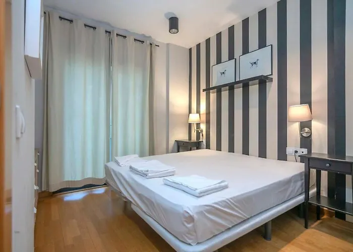 Modern And Bright Apartment In Eixample 2-1